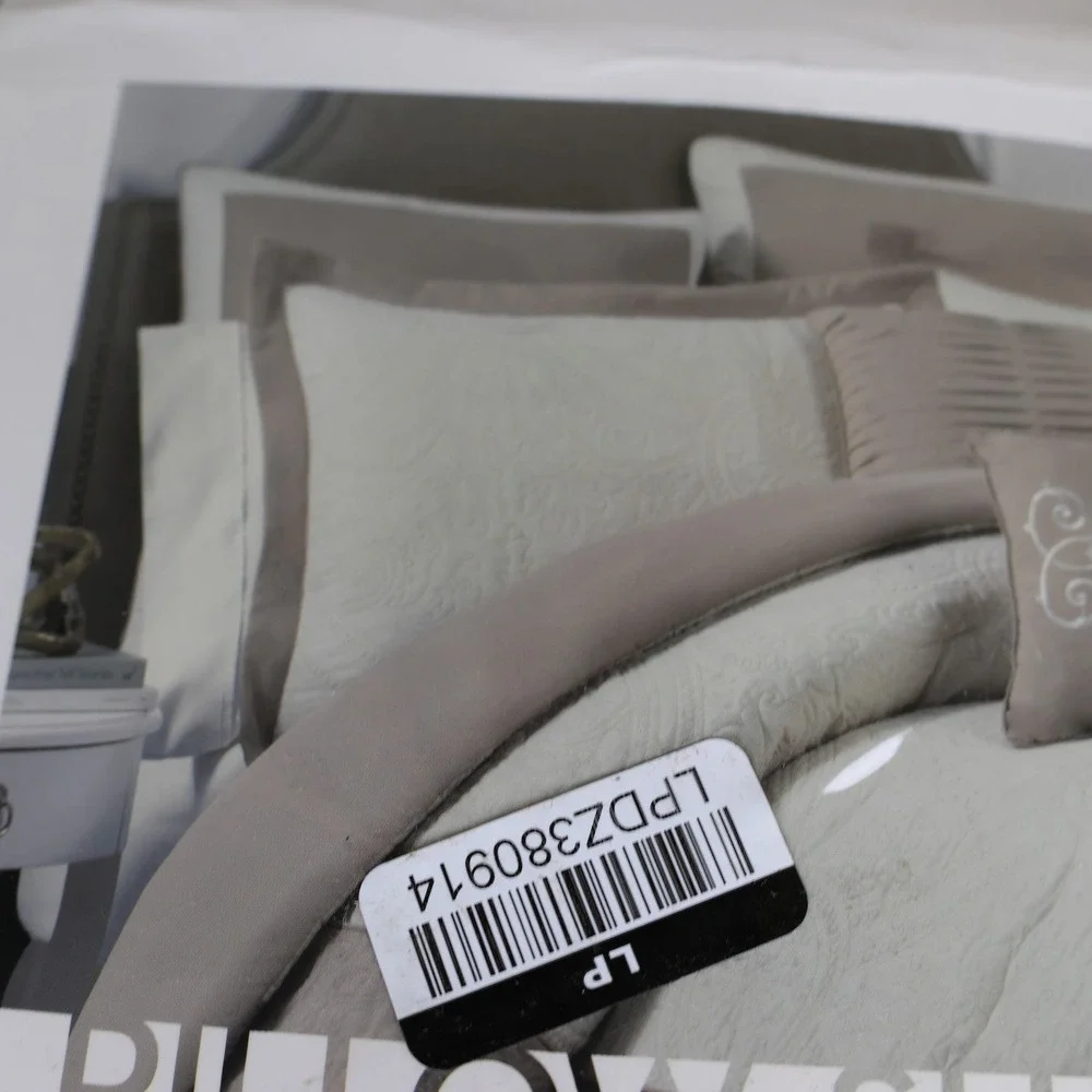 The Unbranded Brand item decorative